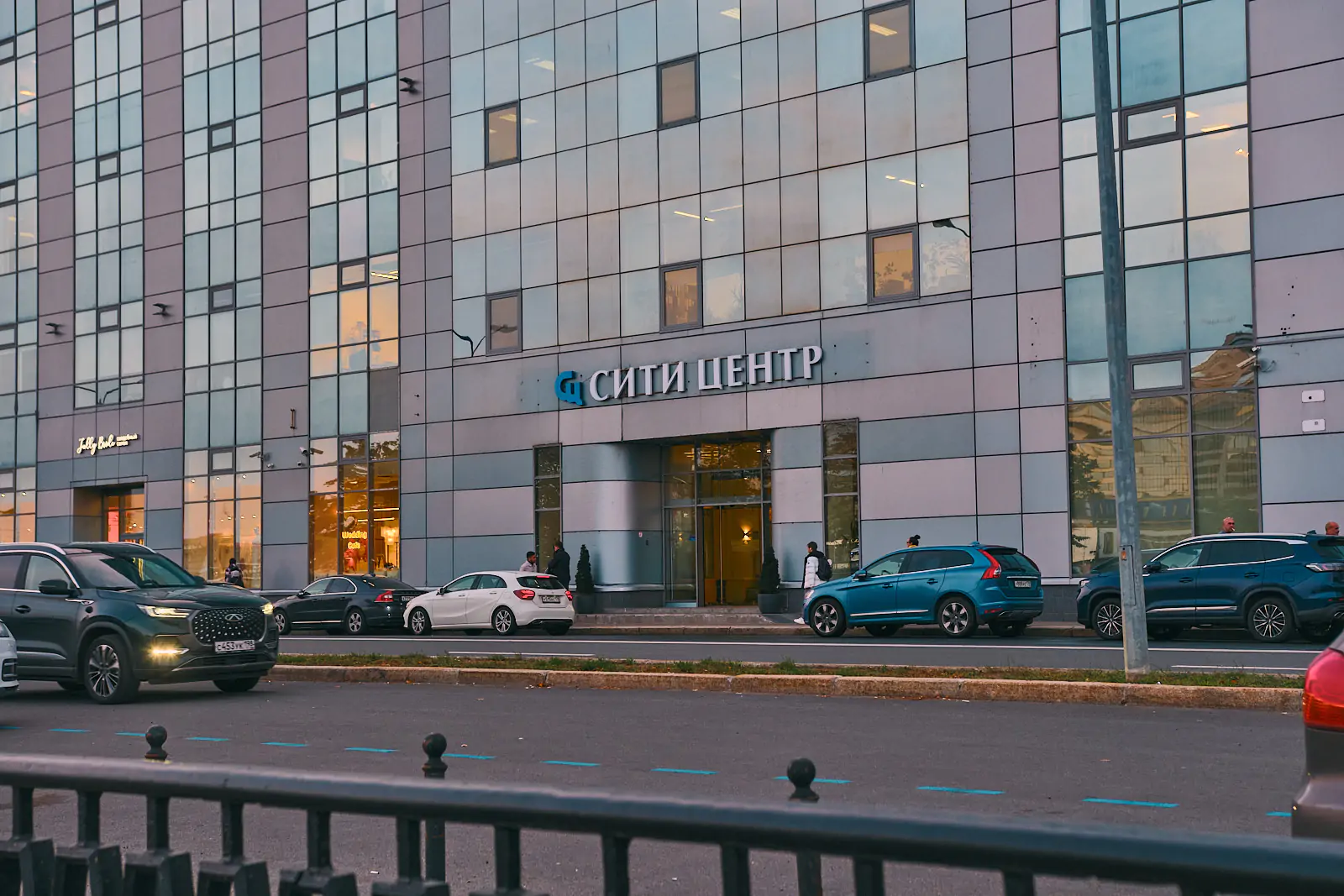 Петроградская наб 18